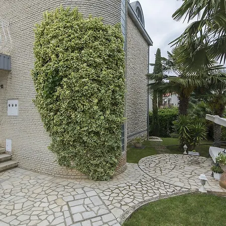 Appartement Ana - *