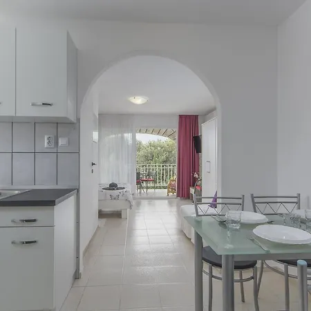 Appartement Ana - *