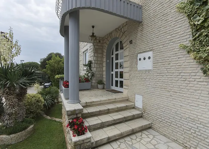 Ana - Apartment *